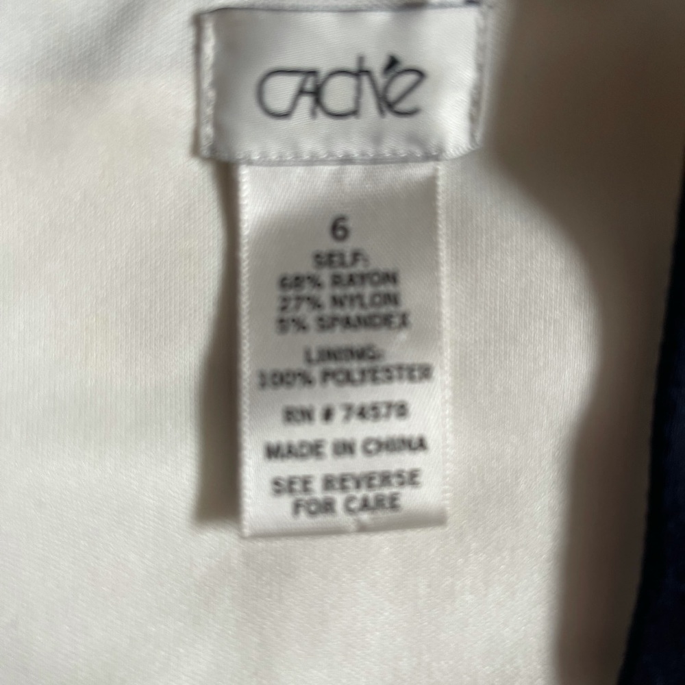Cache dress - Picture 2 of 2